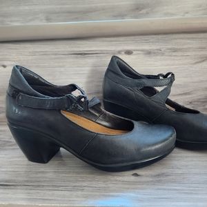 Naot leather shoes